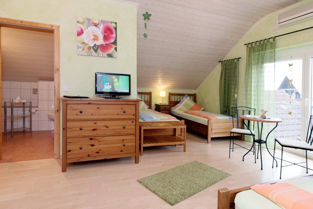 Gaestehaus Hauser Руст Экстерьер фото